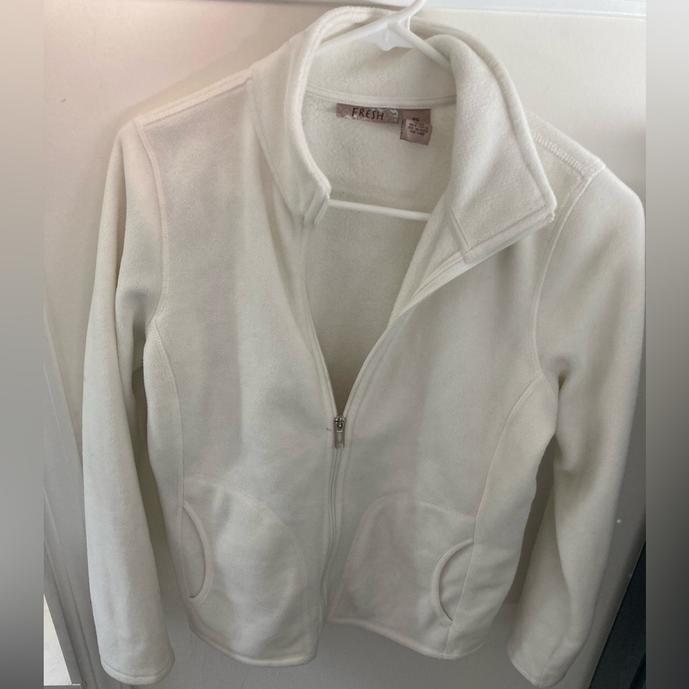 White fleece zip up jacket, fresh brand